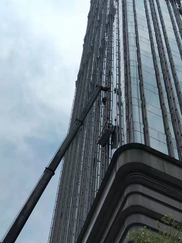 外墻空調(diào)百葉窗歸屬權(quán)與幕墻維修工程的法律與實務(wù)解讀